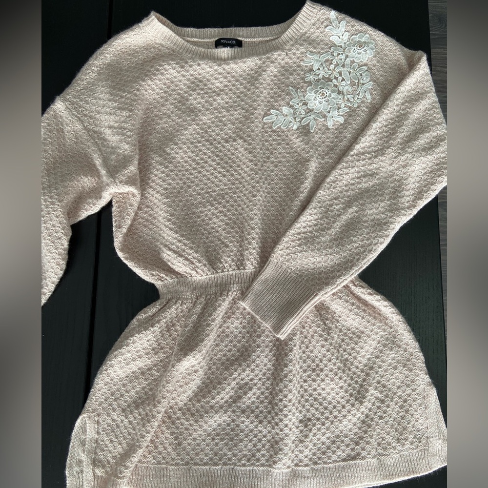 RW&Co blush pink tunic sweater
